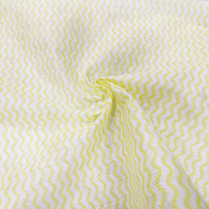 Nonwoven cleaning wipes