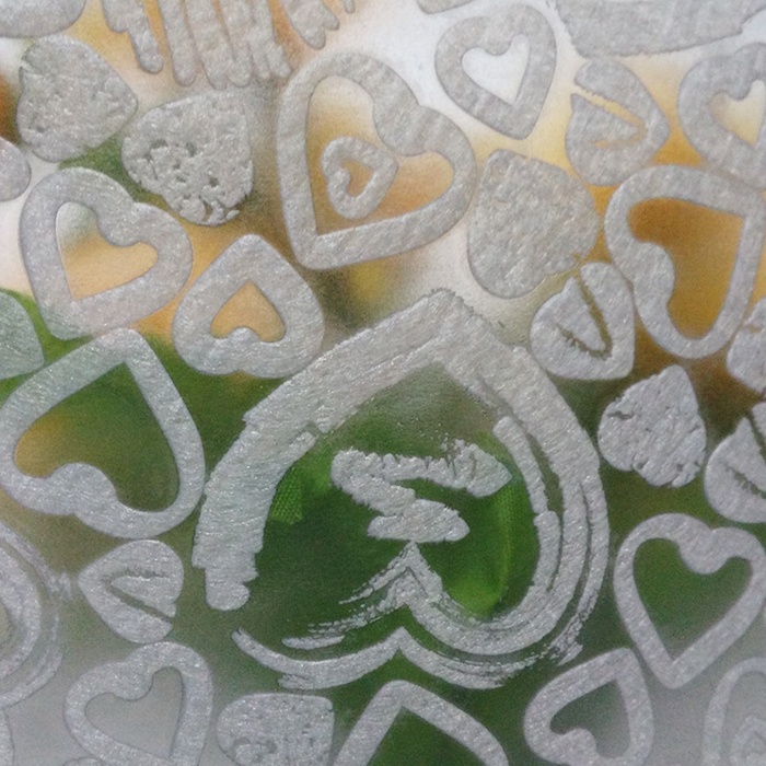 Non-woven flower packing material
