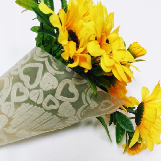 Non-woven flower wrapping sheet